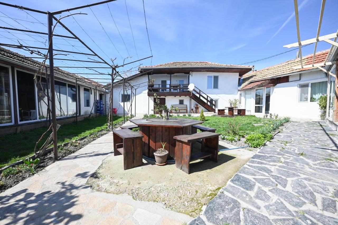 Guest House Bulgarka Dibich Exterior foto